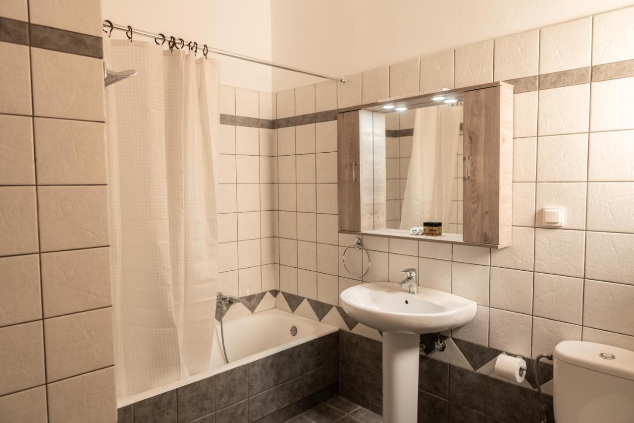John'S Apartments كاريستوس المظهر الخارجي الصورة
